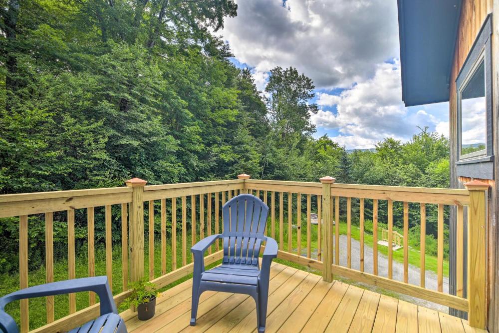 Airy and Bright Hideaway Near Smugglers Notch!